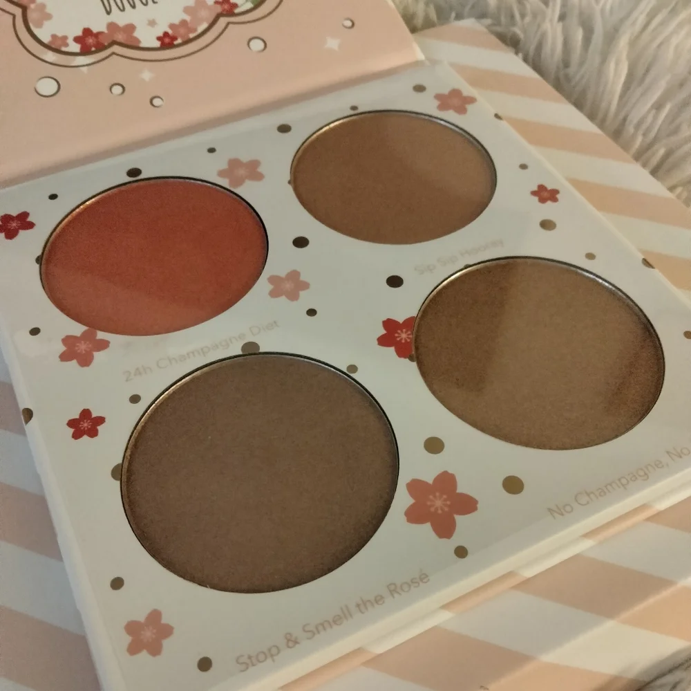🆕 COTTON CANDY CHAMPAGNE BLUSH PALETTE